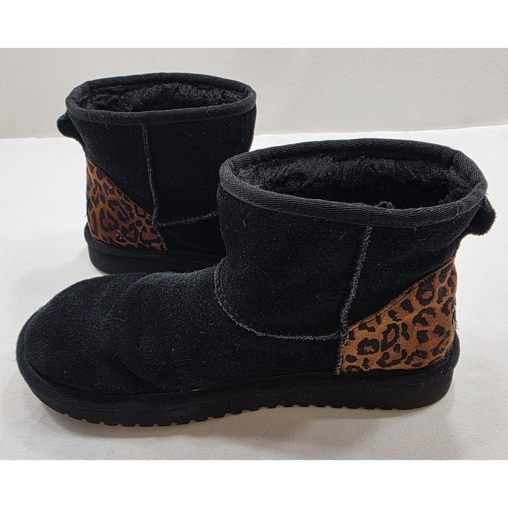 Koolaburra By UGG black & Leopard Short Suede Booties. Size 6
